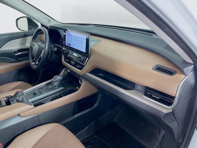 Used 2024 Toyota Grand Highlander Platinum image 31