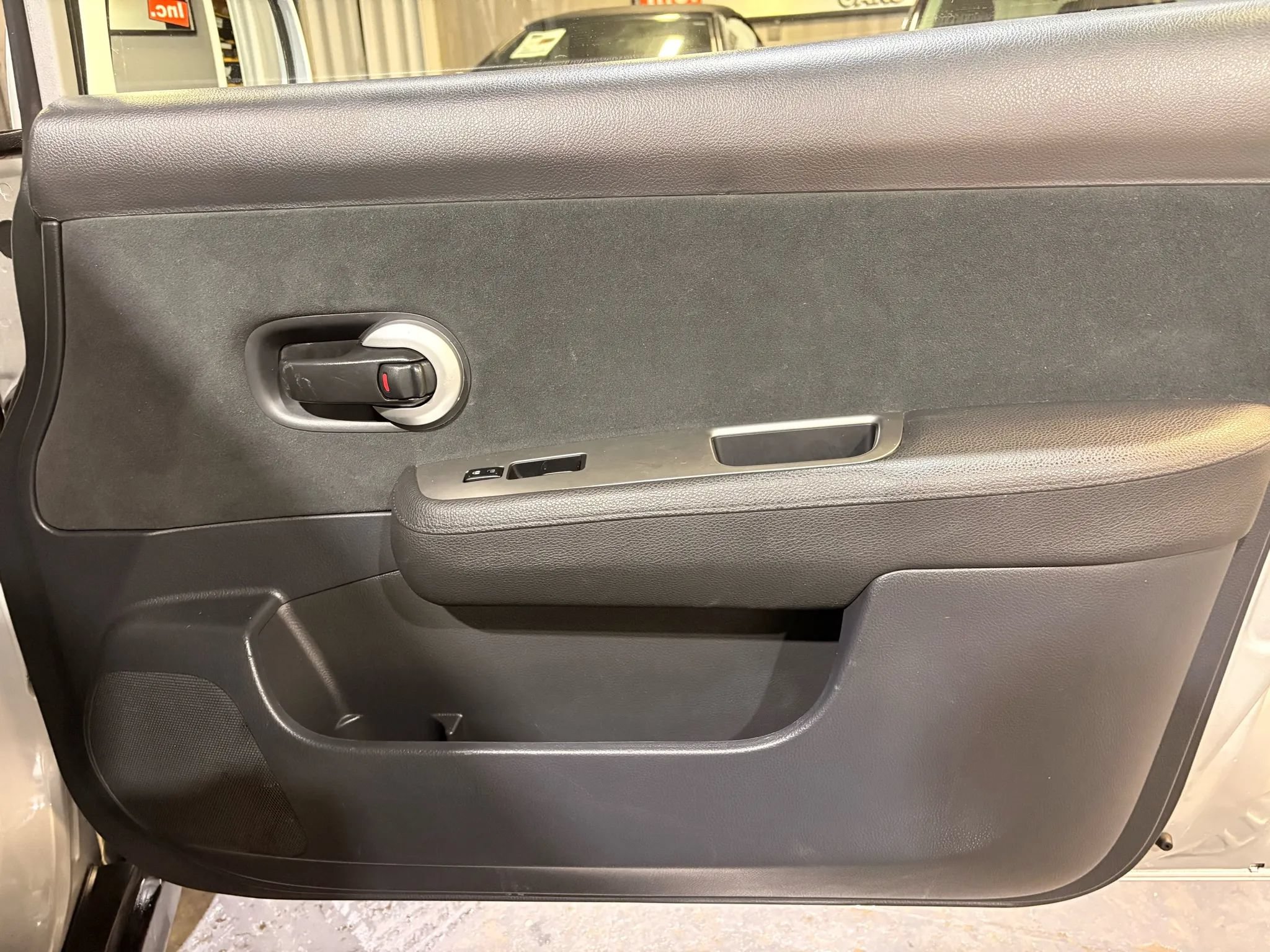 Used 2012 Nissan Versa 1.8 S FWD image 21