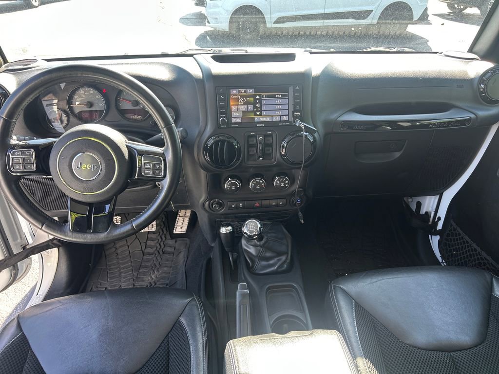 Used 2017 Jeep Wrangler Unlimited Sahara AWD/4WD image 15