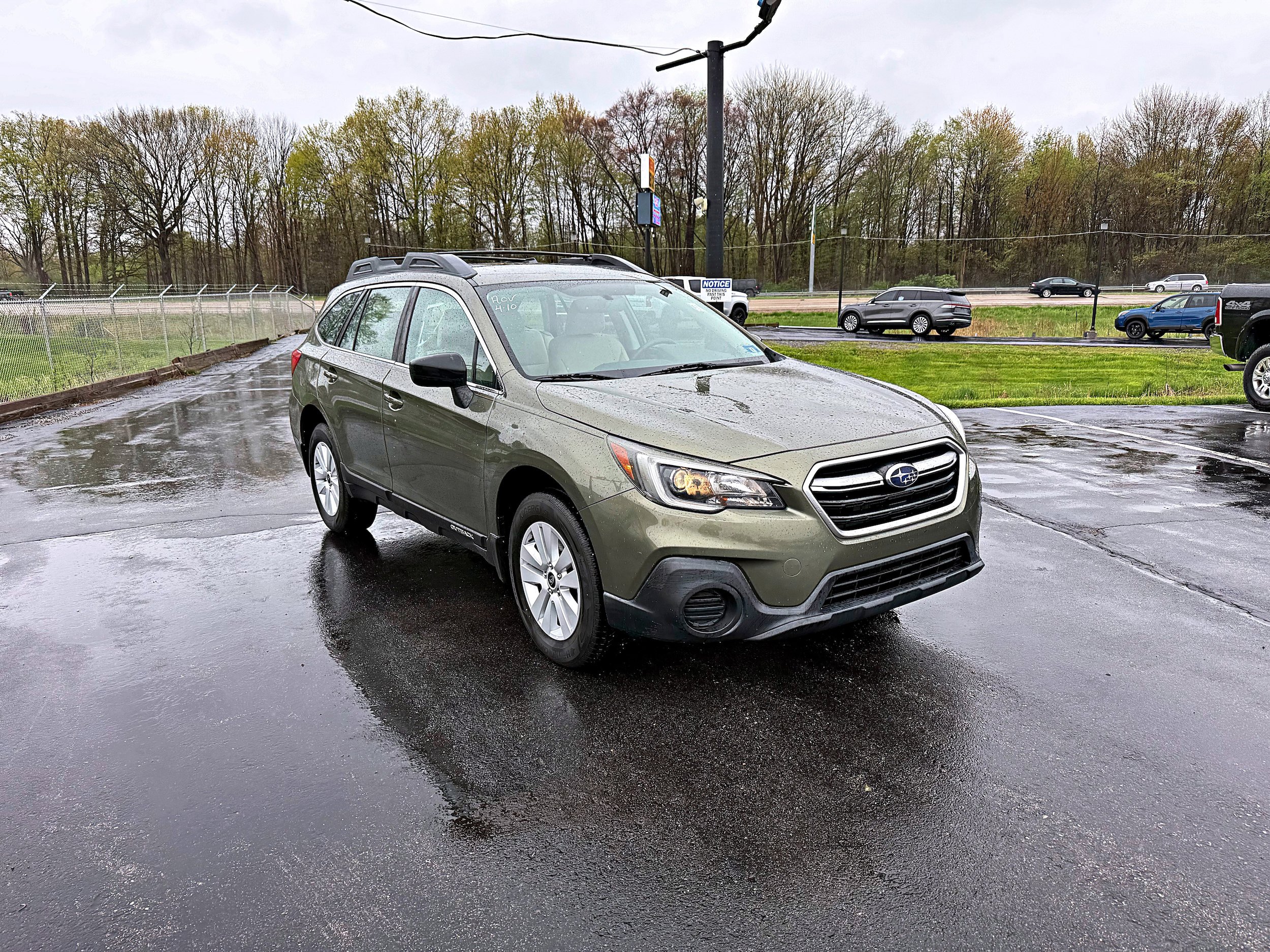 Used 2018 Subaru Outback 2.5i AWD/4WD image 3
