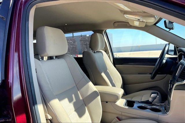 Used 2019 Jeep Grand Cherokee Laredo image 7