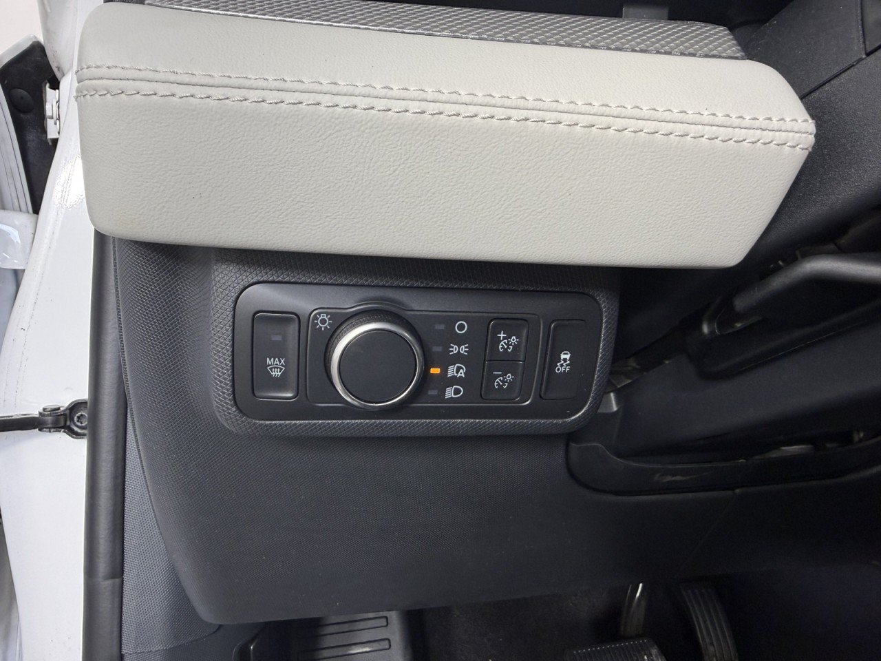 Used 2022 Ford Mustang Mach-E Premium w/ Ice White Appearance Package AWD/4WD image 21