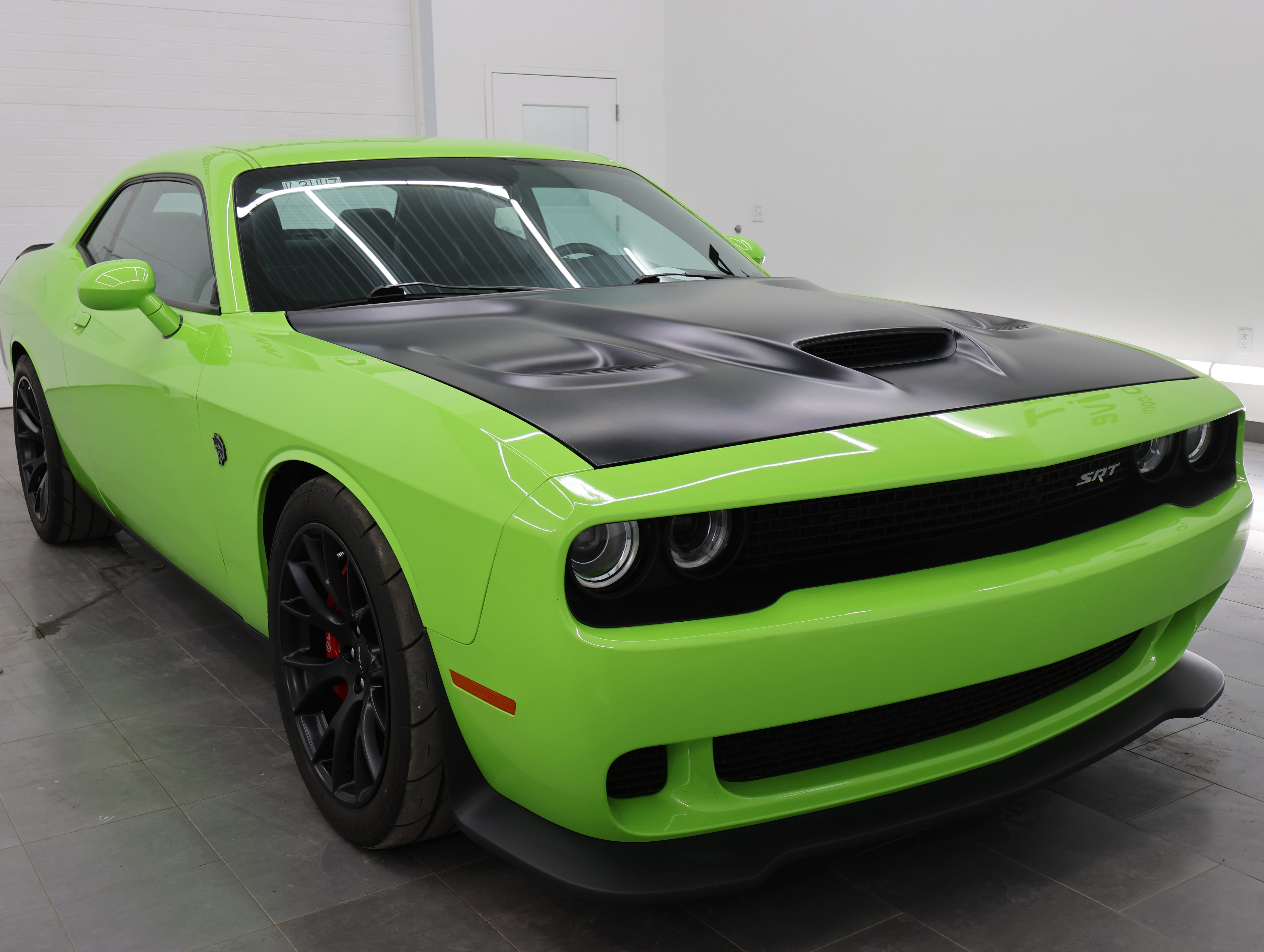 Used 2015 Dodge Challenger SRT Hellcat image 2