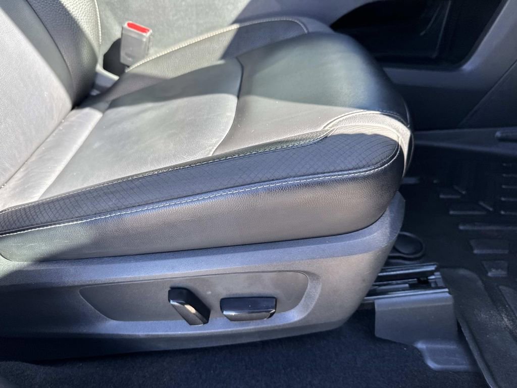 Used 2022 Nissan Pathfinder SL w/ SL Premium Package image 12