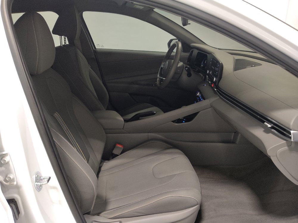 Used 2025 Hyundai Elantra Sport FWD image 21