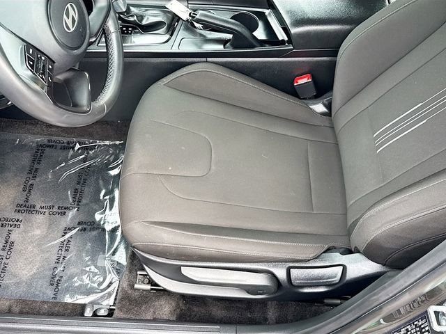 Certified 2025 Hyundai Elantra Sport FWD image 19