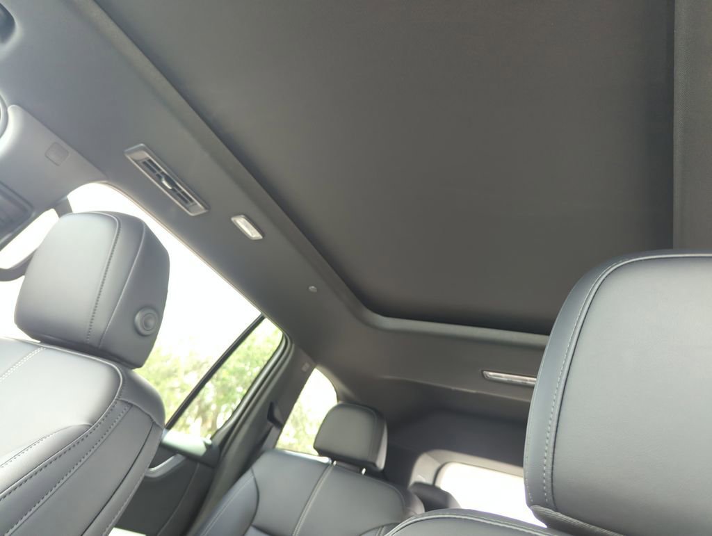 New 2026 GMC Acadia Elevation w/ Black Edition FWD image 32