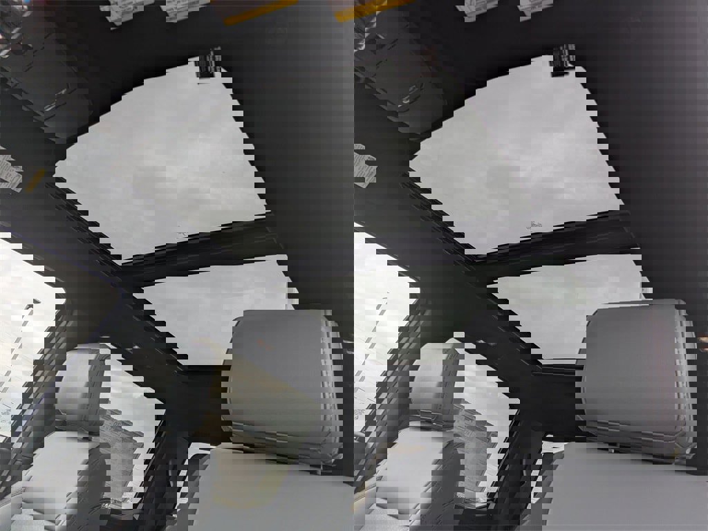 New 2025 Ford F150 Lightning Lariat image 17