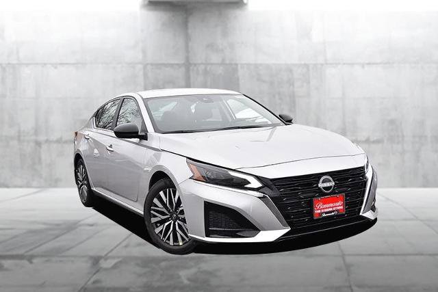 New 2025 Nissan Altima 2.5 SV image 2