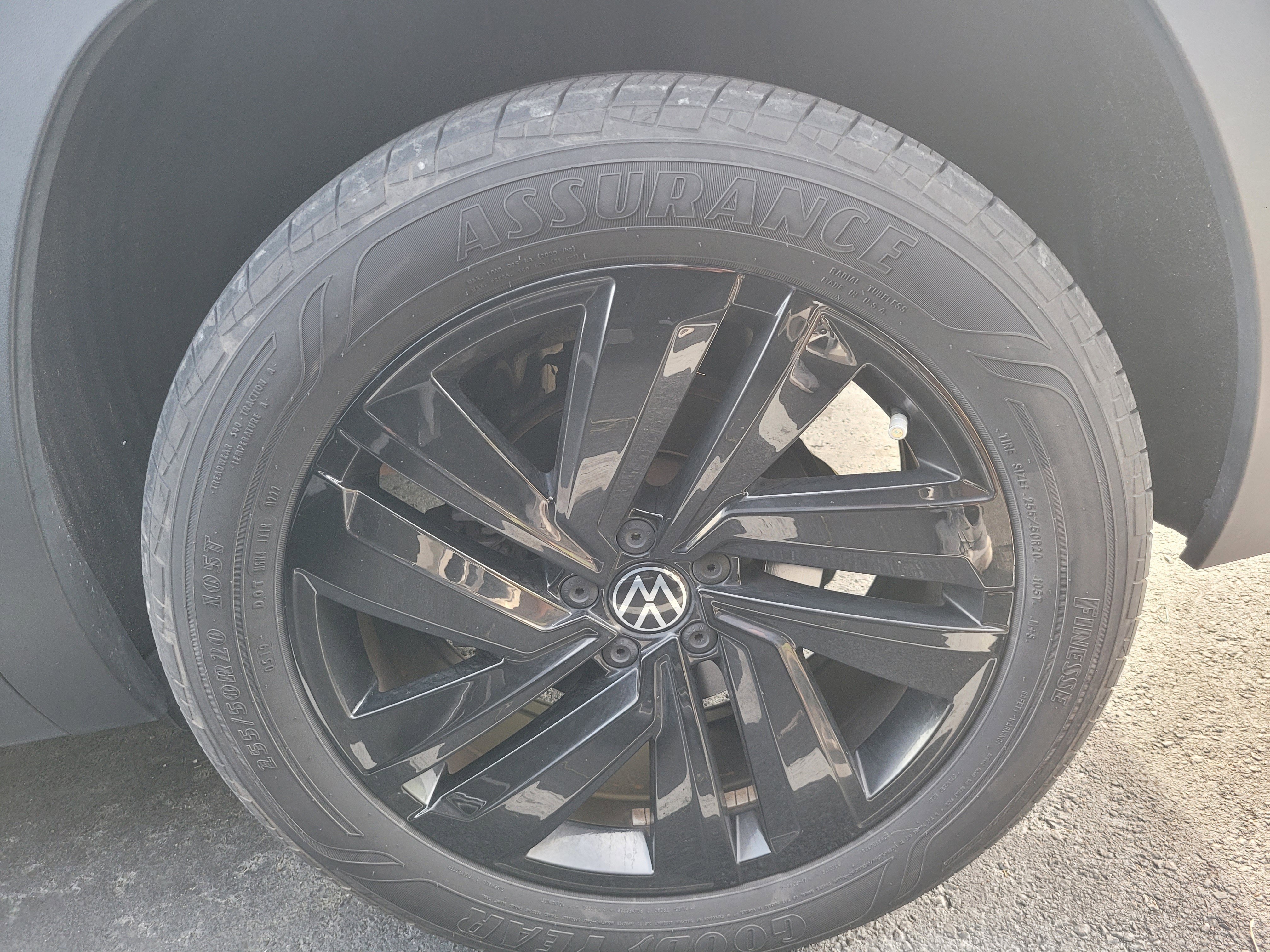 Used 2022 Volkswagen Atlas Cross Sport SE FWD image 8