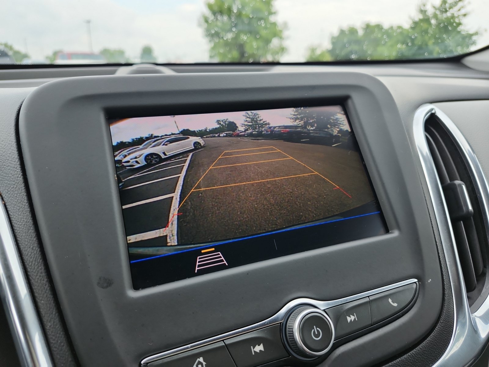 Used 2020 Chevrolet Equinox LS w/ LS Convenience Package FWD image 16