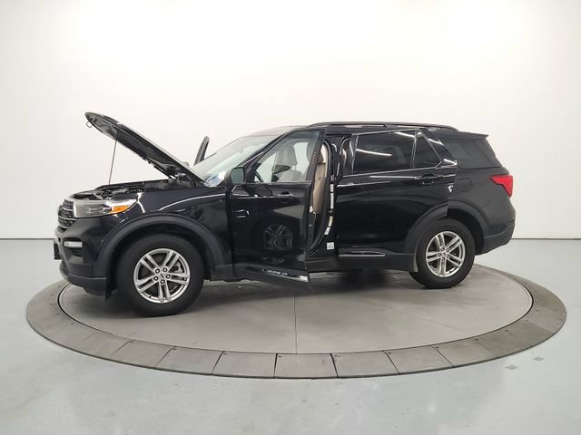 Used 2023 Ford Explorer XLT w/ Equipment Group 202A AWD/4WD image 13