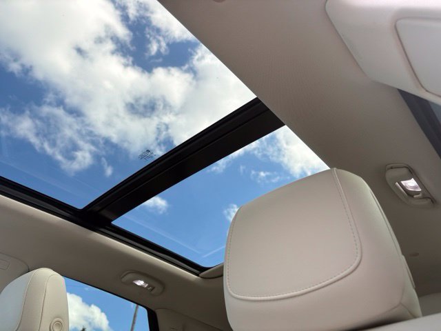 Used 2020 Cadillac XT5 Premium Luxury w/ LPO, Floor Liner Package FWD image 32
