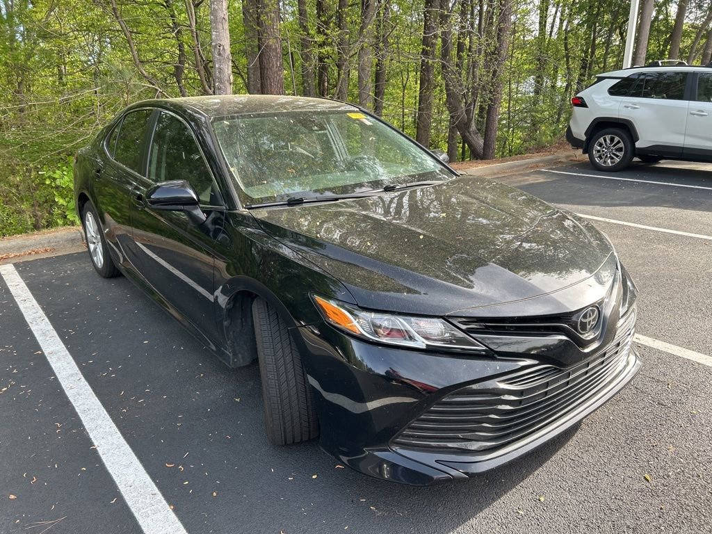 Used 2019 Toyota Camry LE image 1