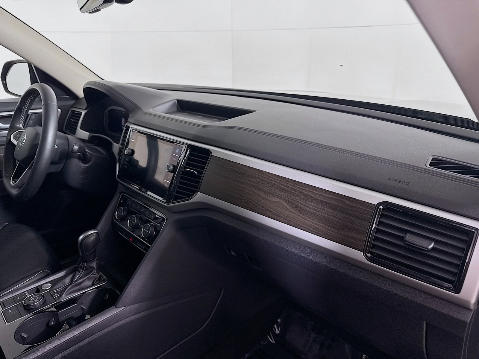 Used 2022 Volkswagen Atlas SE image 28