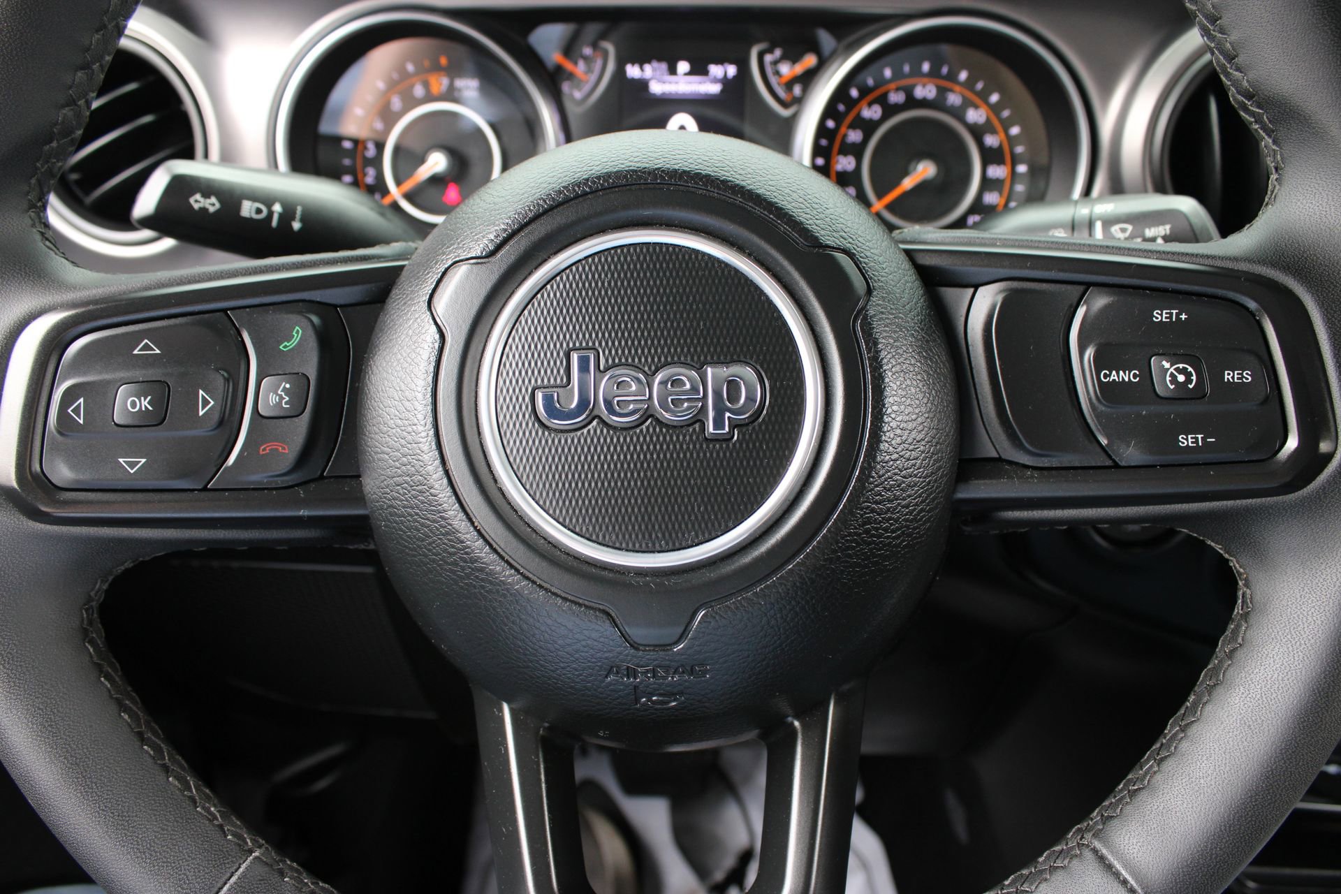 Used 2023 Jeep Gladiator Sport image 21