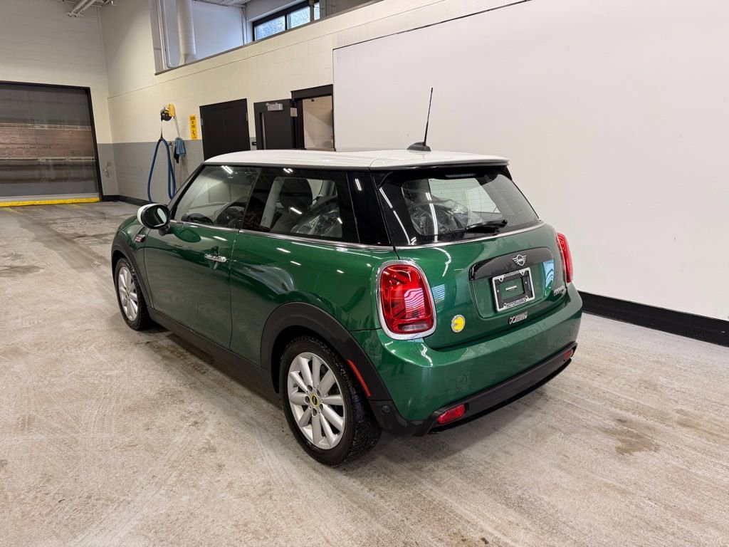 Certified 2022 MINI Cooper SE image 3