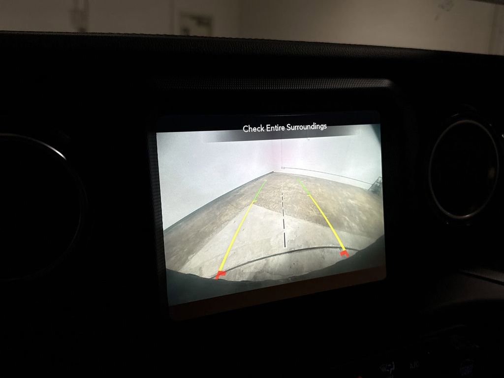 Used 2022 Jeep Wrangler Unlimited Rubicon w/ Xtreme Recon 35" Tire Package image 16