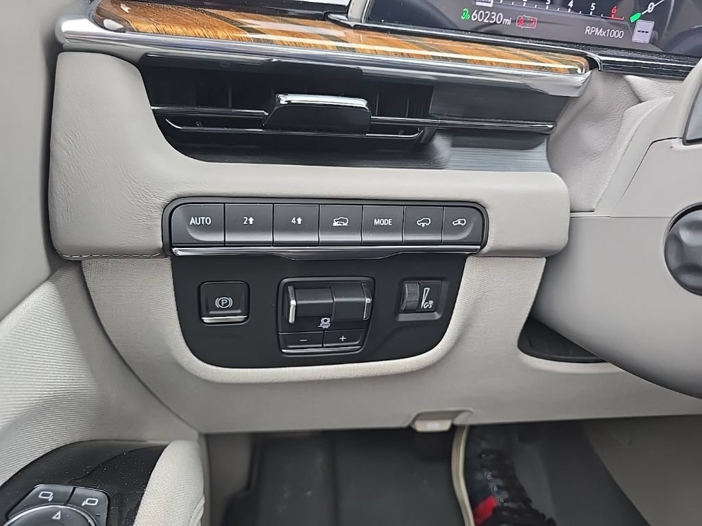 Used 2021 Cadillac Escalade ESV Premium Luxury Platinum AWD/4WD image 29