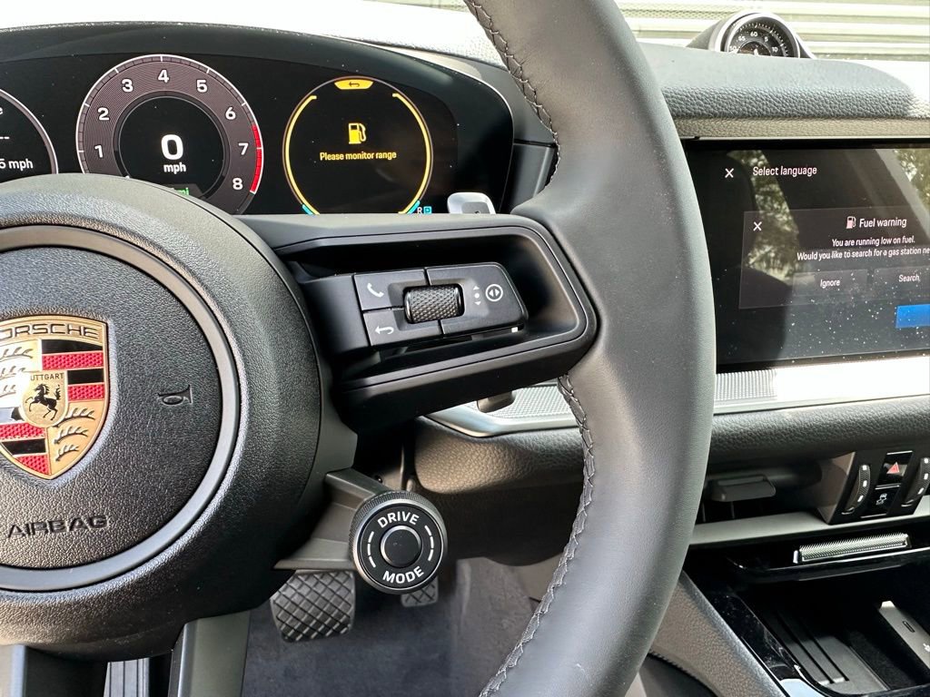 Used 2025 Porsche Cayenne E-Hybrid Coupe image 19