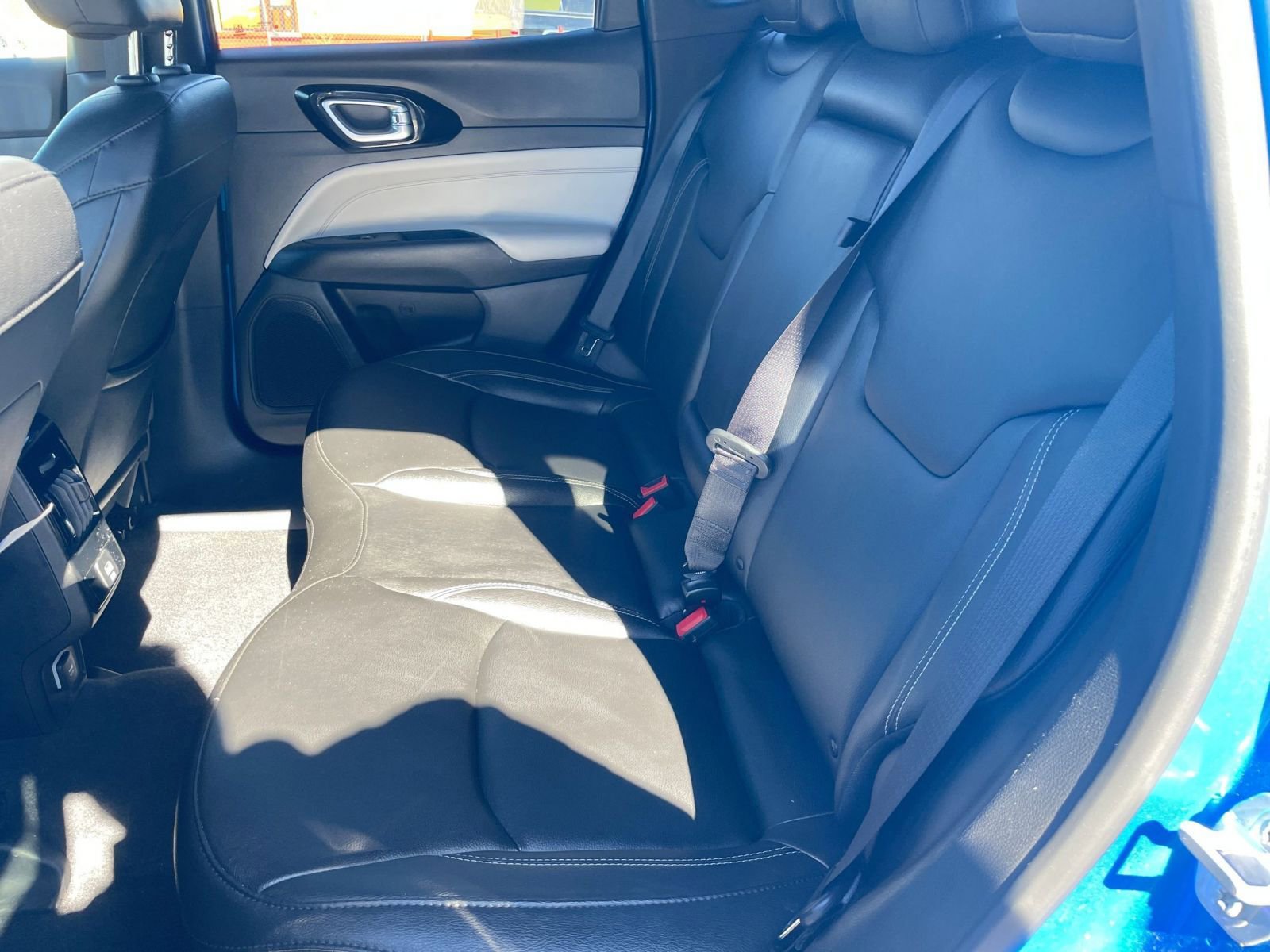 Used 2025 Jeep Compass Limited image 25