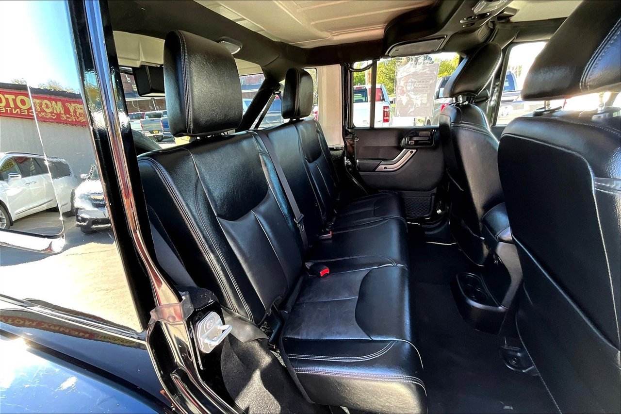 Used 2018 Jeep Wrangler Unlimited Sahara image 23