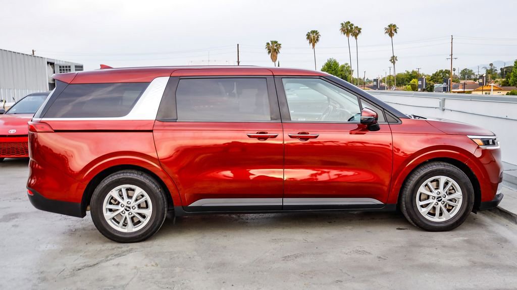 Used 2024 Kia Carnival LX image 13