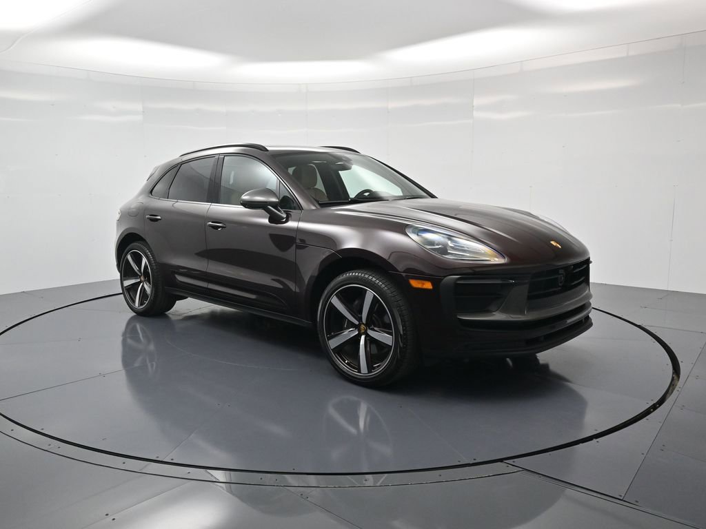 Certified 2023 Porsche Macan Turbo image 32