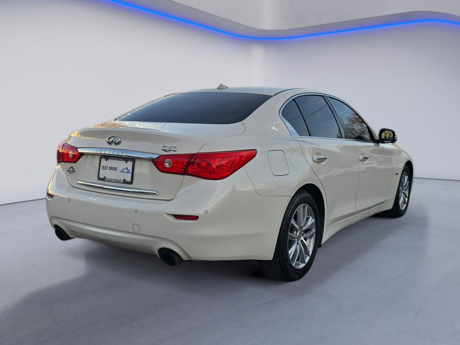 Used 2016 INFINITI Q50 3.0t Premium w/ Driver Assistance Package image 5