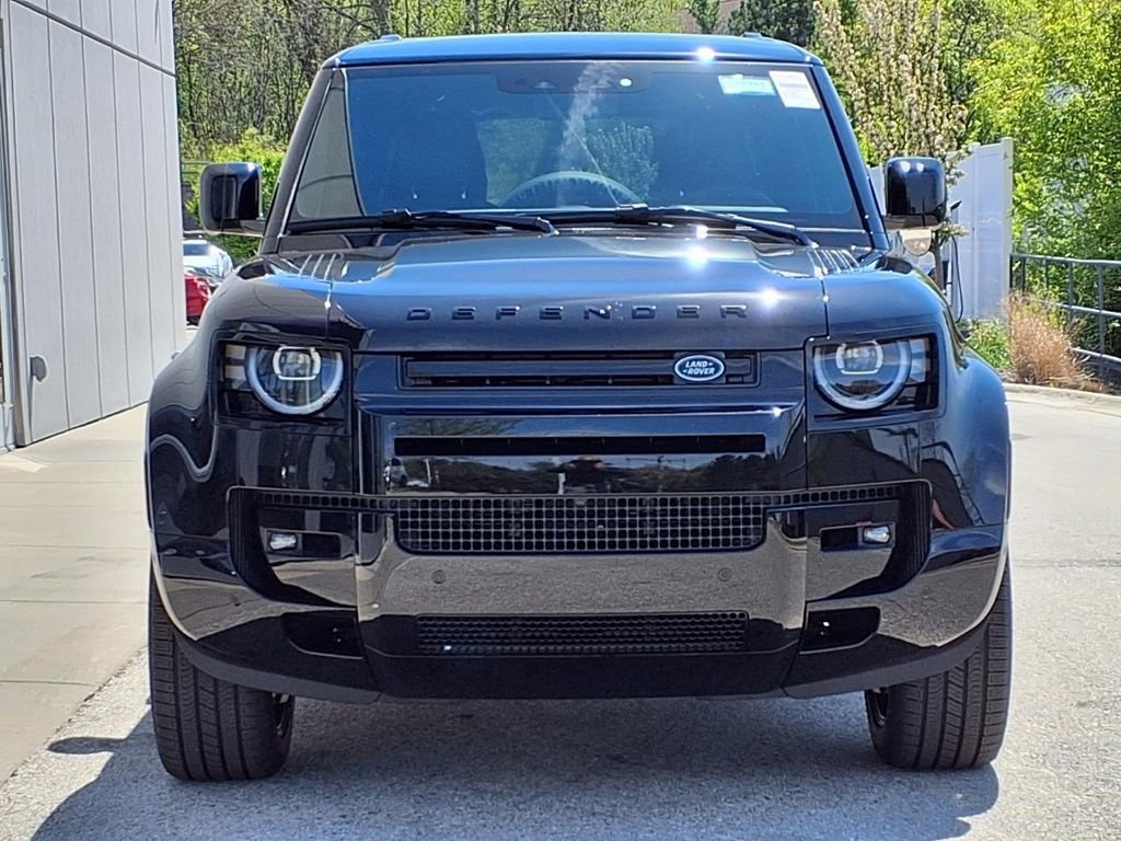 New 2026 Land Rover Defender 130 X-Dynamic SE AWD/4WD image 2