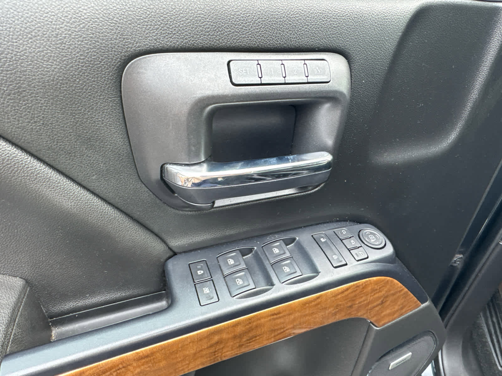 Used 2017 Chevrolet Silverado 1500 LTZ w/ LTZ Plus Package image 14