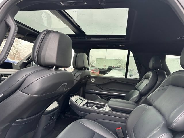Used 2025 Lincoln Navigator L Reserve w/ Jet Appearance Package AWD/4WD image 19