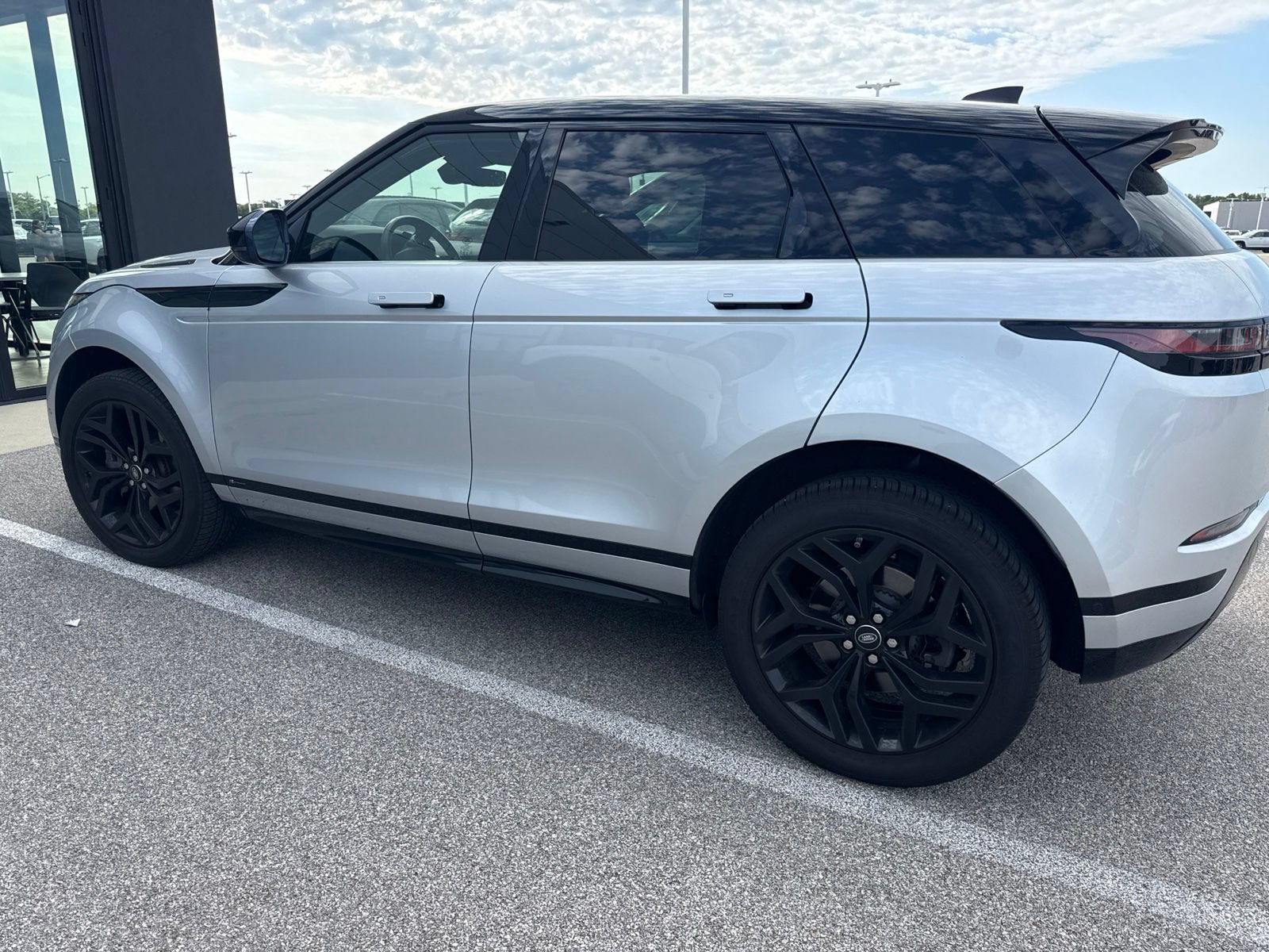 Used 2020 Land Rover Range Rover Evoque R-Dynamic SE AWD/4WD image 4
