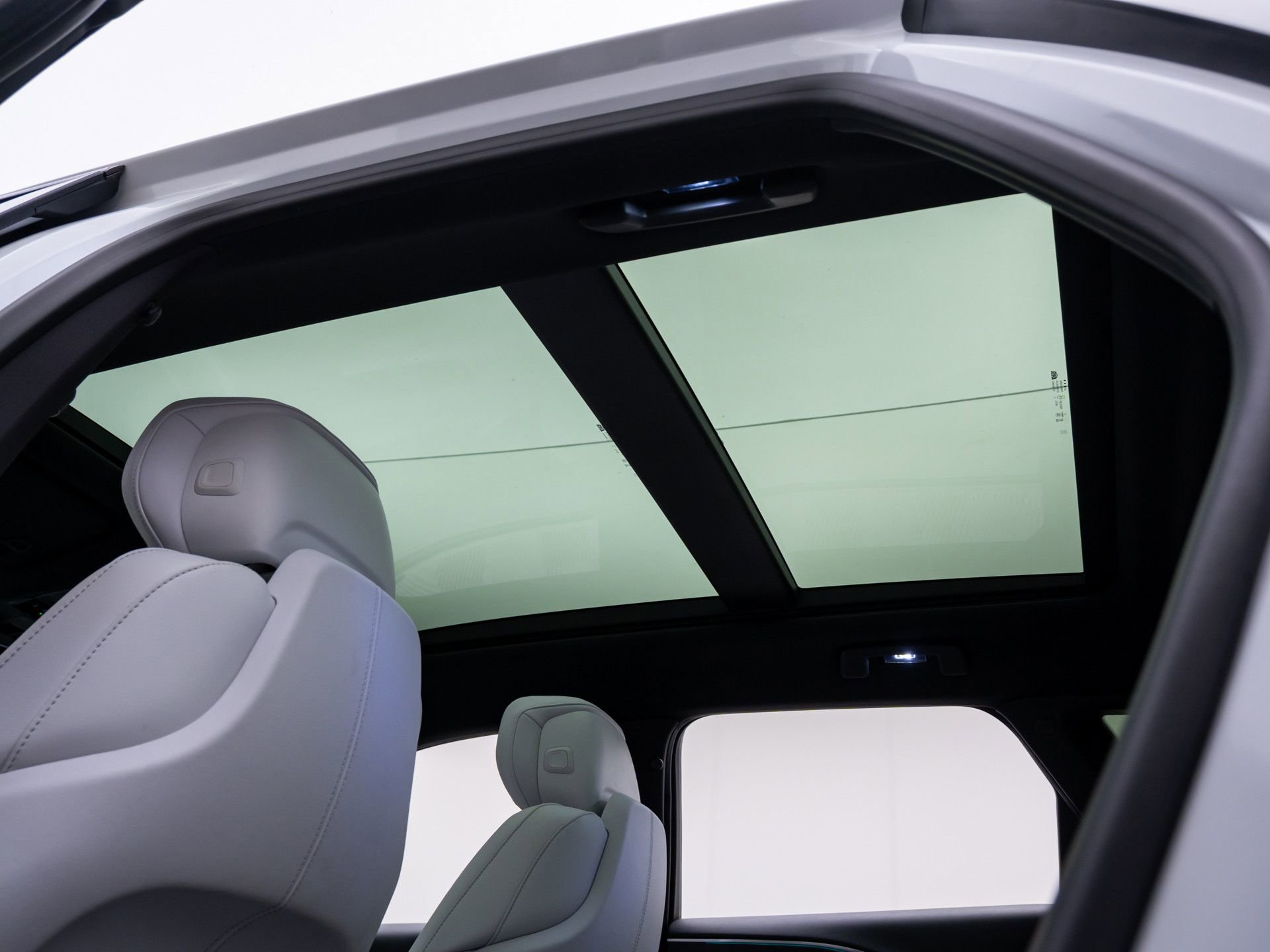 Used 2024 Cadillac Lyriq Sport image 20