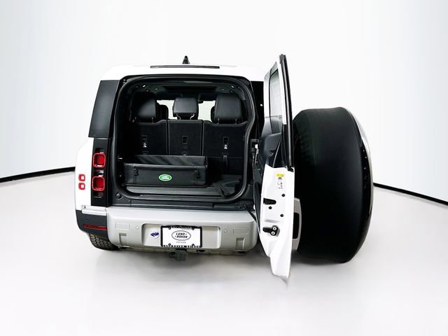 Used 2025 Land Rover Defender 130 S image 6
