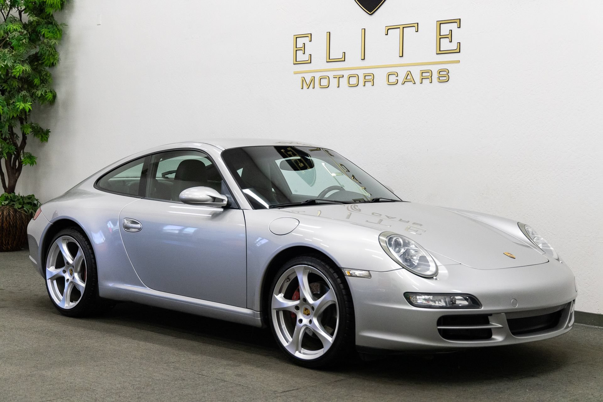 Used 2005 Porsche 911 Carrera RWD image 9