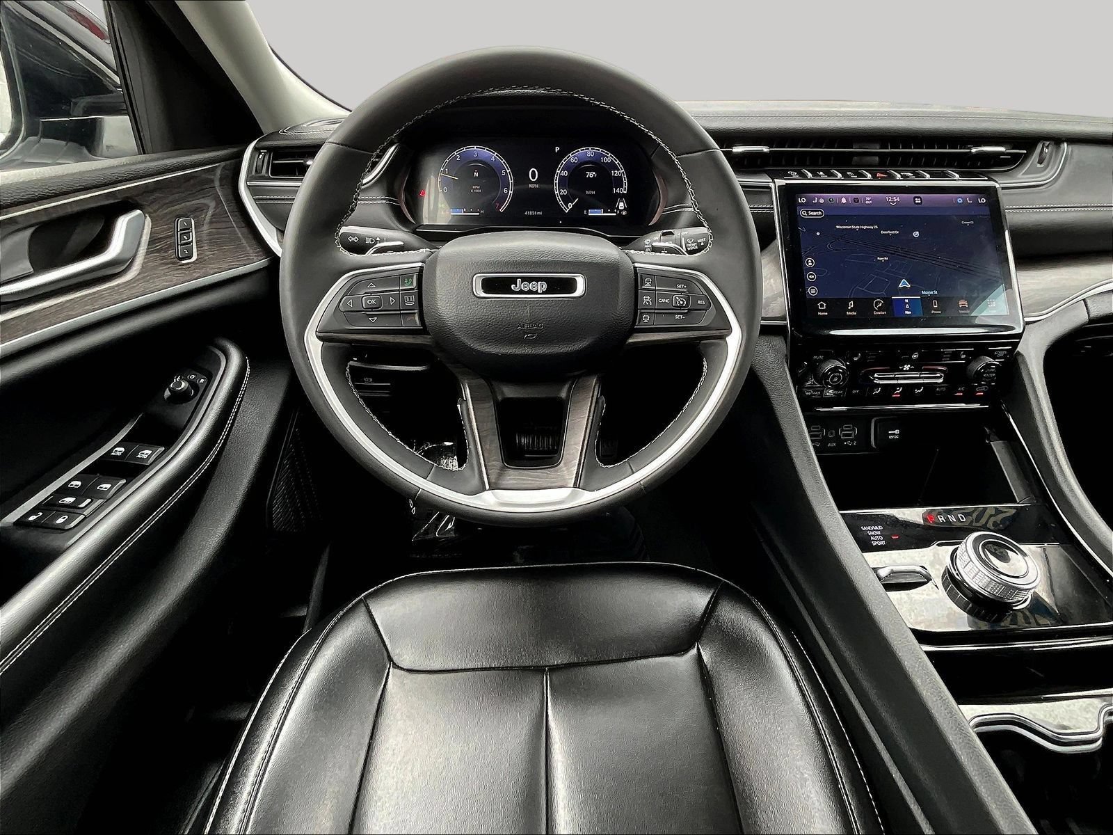 Used 2023 Jeep Grand Cherokee Limited AWD/4WD image 11