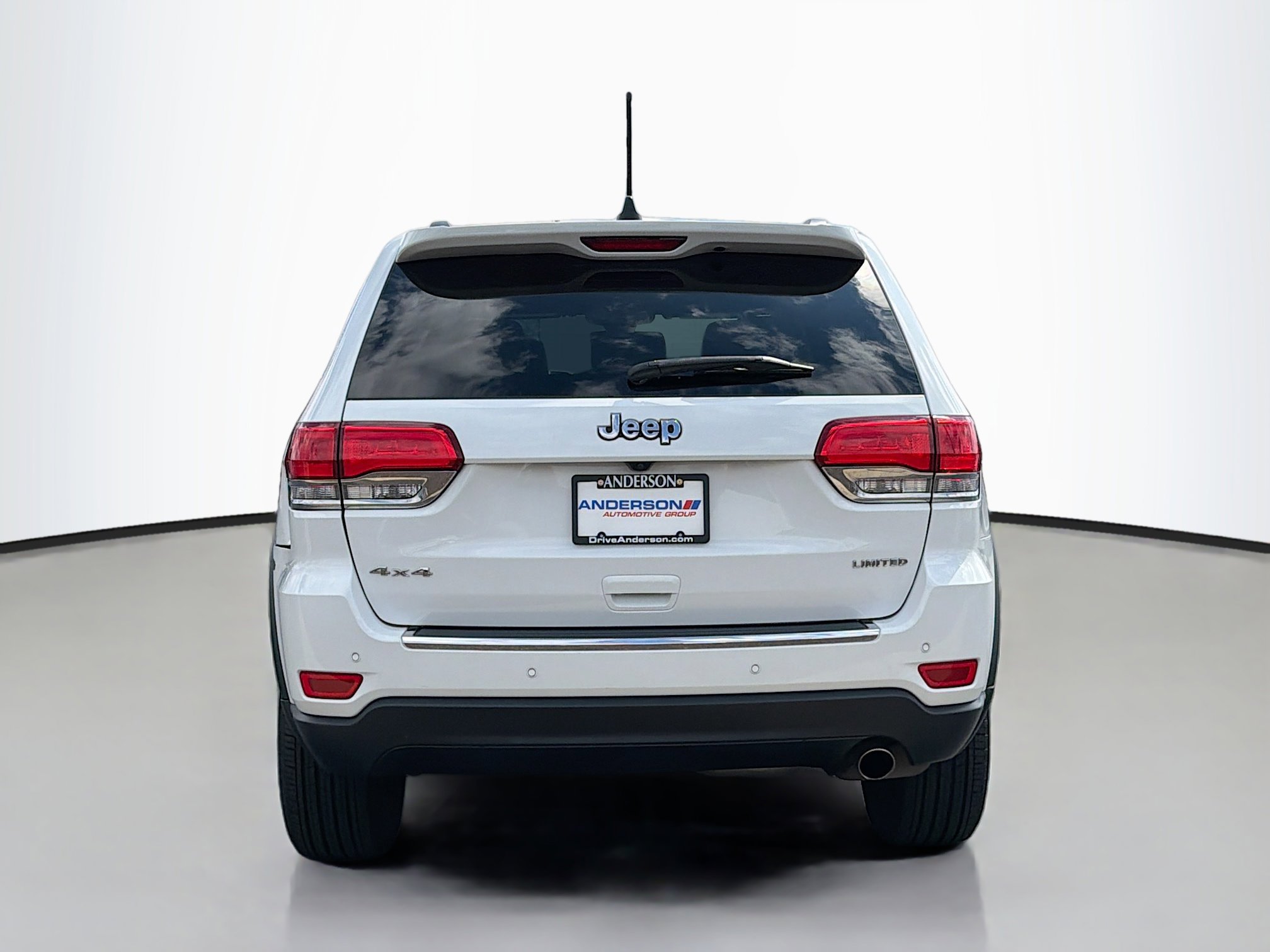 Used 2018 Jeep Grand Cherokee Limited image 15