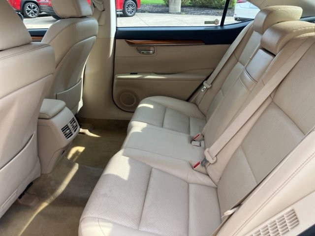 Used 2013 Lexus ES 300h w/ Luxury Pkg image 23