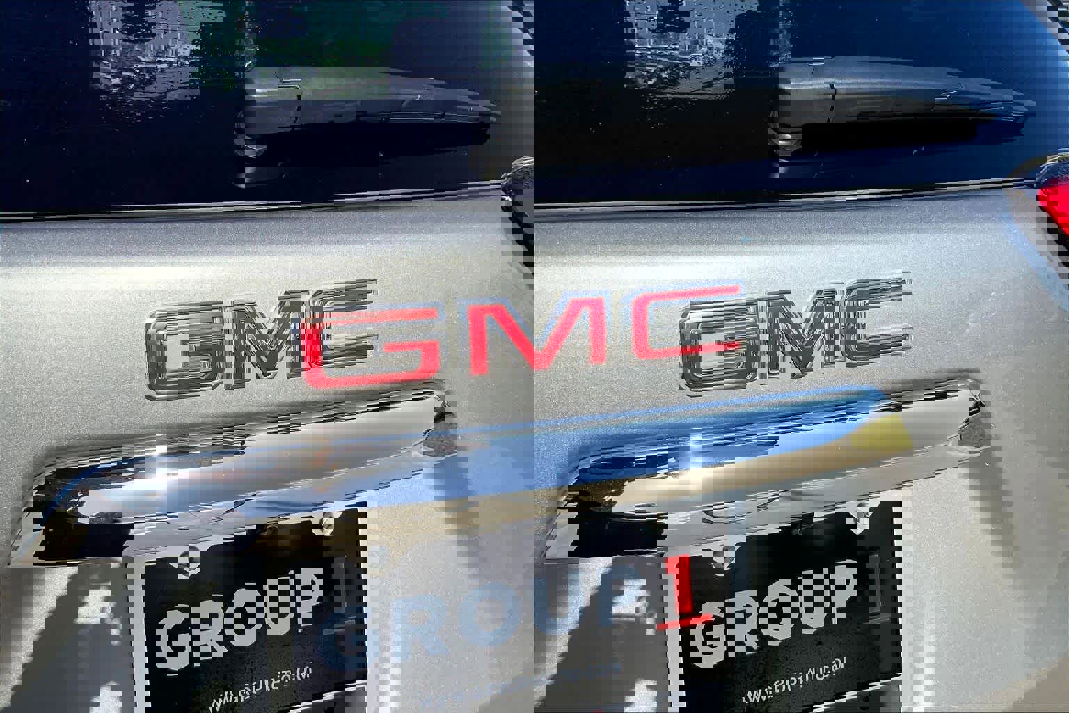 Used 2024 GMC Terrain Denali w/ Denali Premium Package image 9