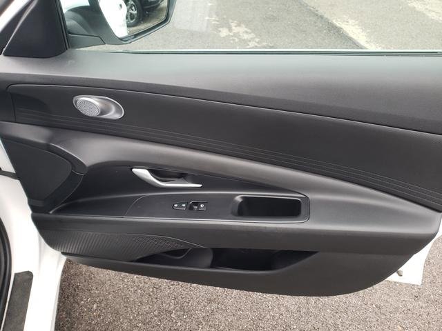 Used 2023 Hyundai Elantra SE w/ Winter Weather Package image 20