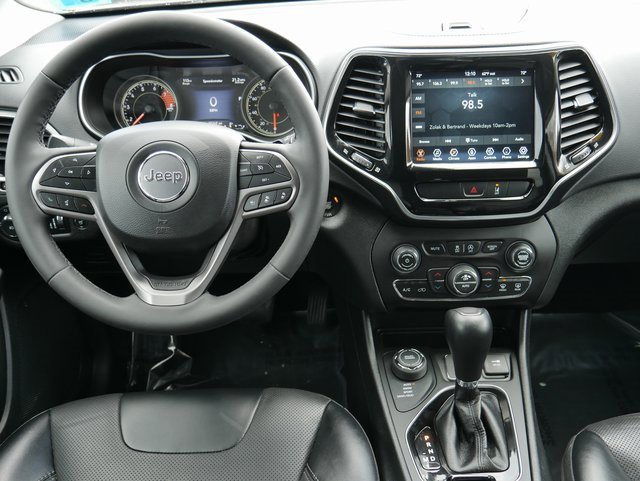Used 2022 Jeep Cherokee Limited w/ Mopar Interior Package image 16