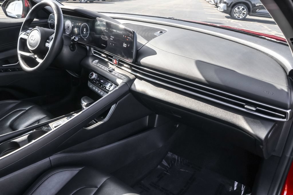 Certified 2025 Hyundai Elantra Limited FWD image 37