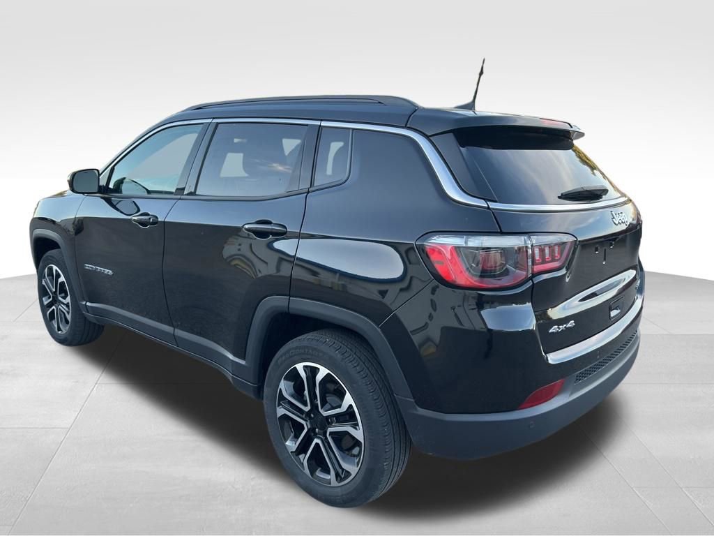 Used 2023 Jeep Compass Limited image 6