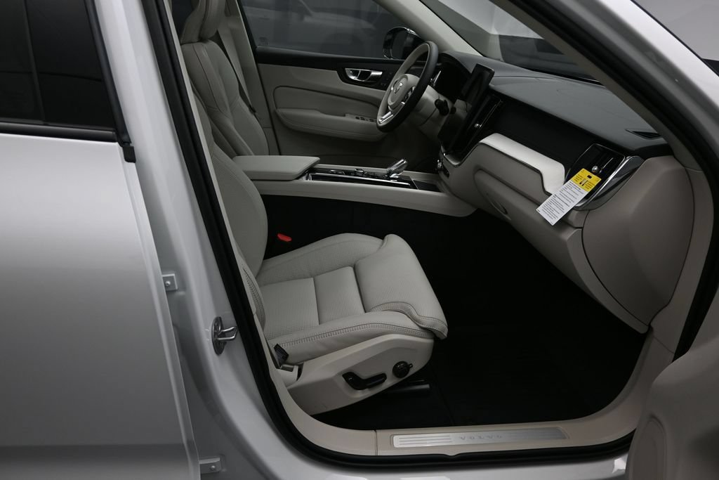 New 2026 Volvo XC60 B5 Ultra w/ Climate Package AWD/4WD image 22