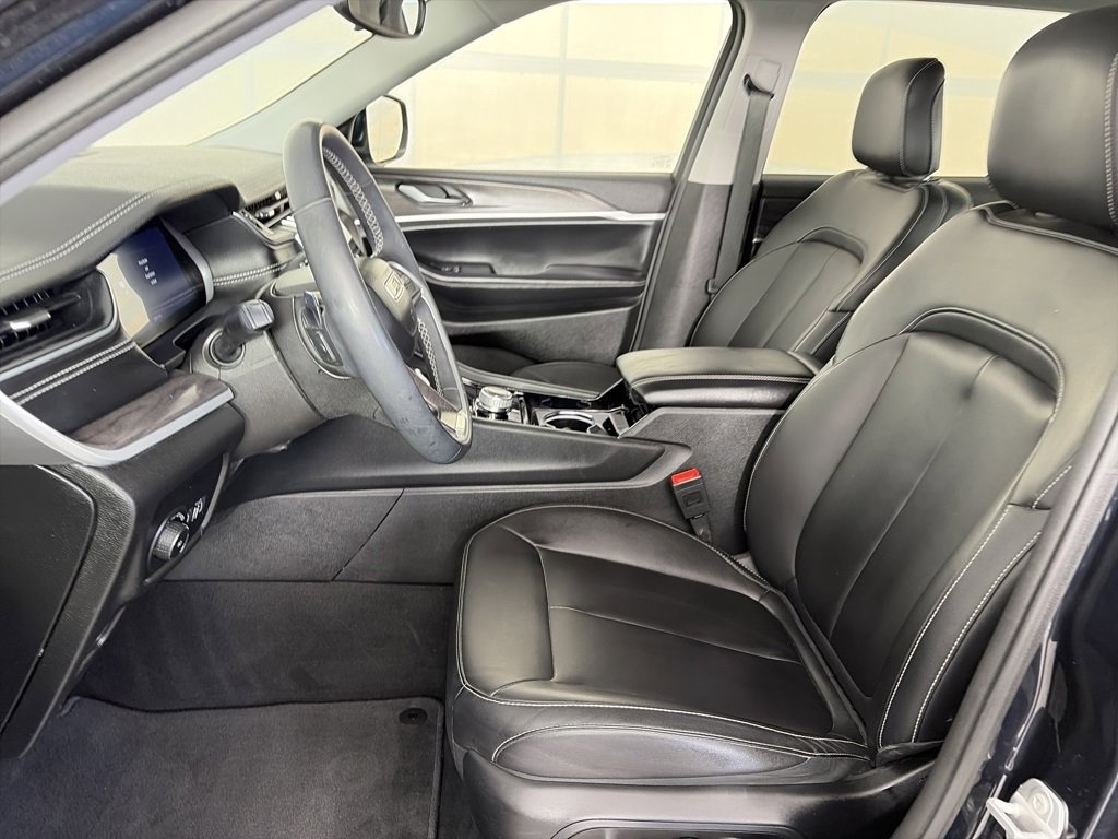 Used 2023 Jeep Grand Cherokee L Limited image 11