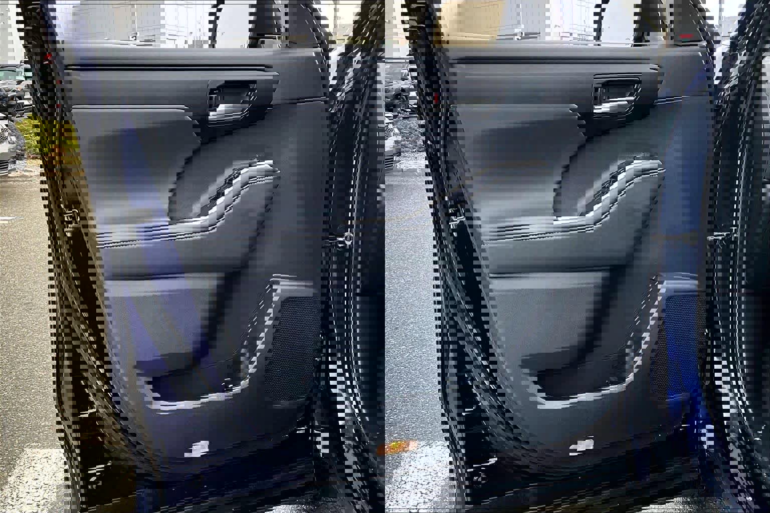 Used 2022 Toyota Highlander XLE AWD/4WD image 22