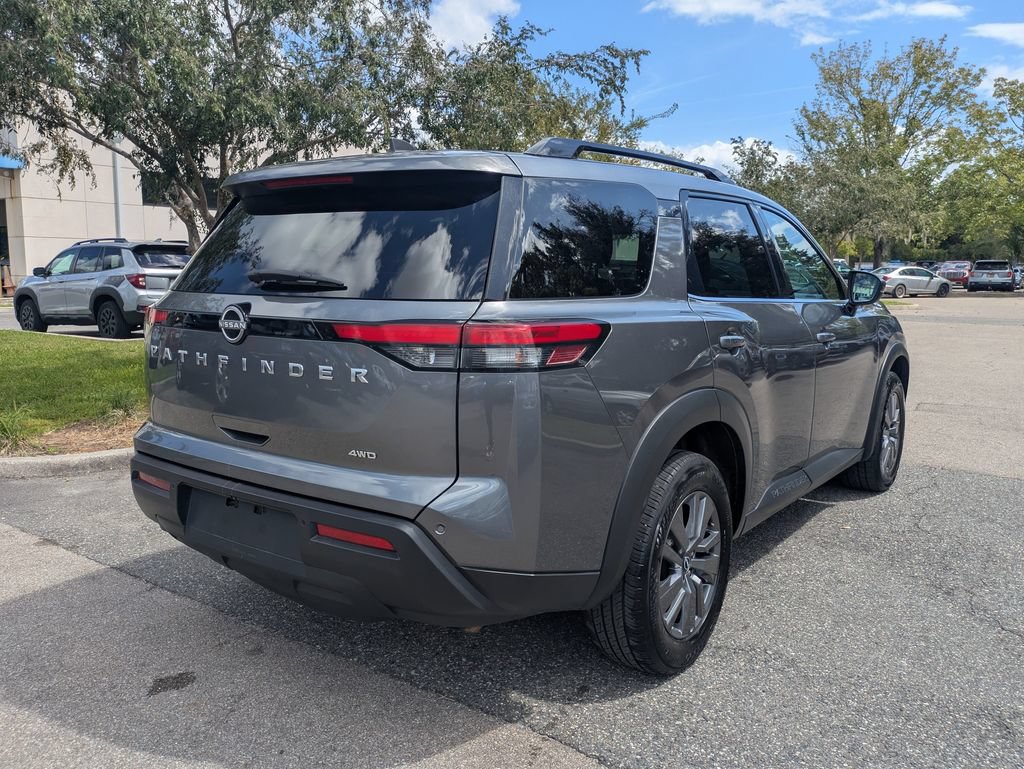 Used 2025 Nissan Pathfinder SV AWD/4WD image 4