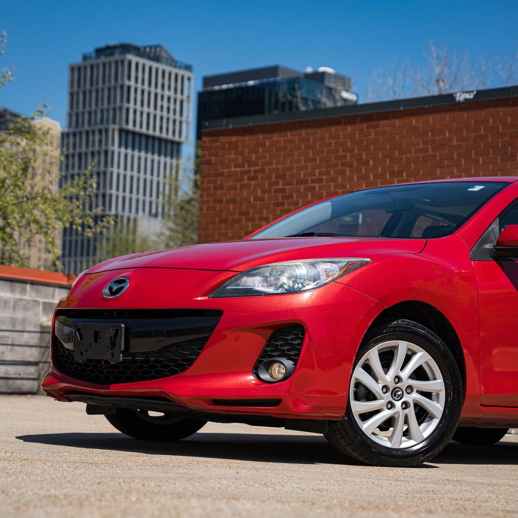 Used 2013 MAZDA MAZDA3 i Grand Touring image 2