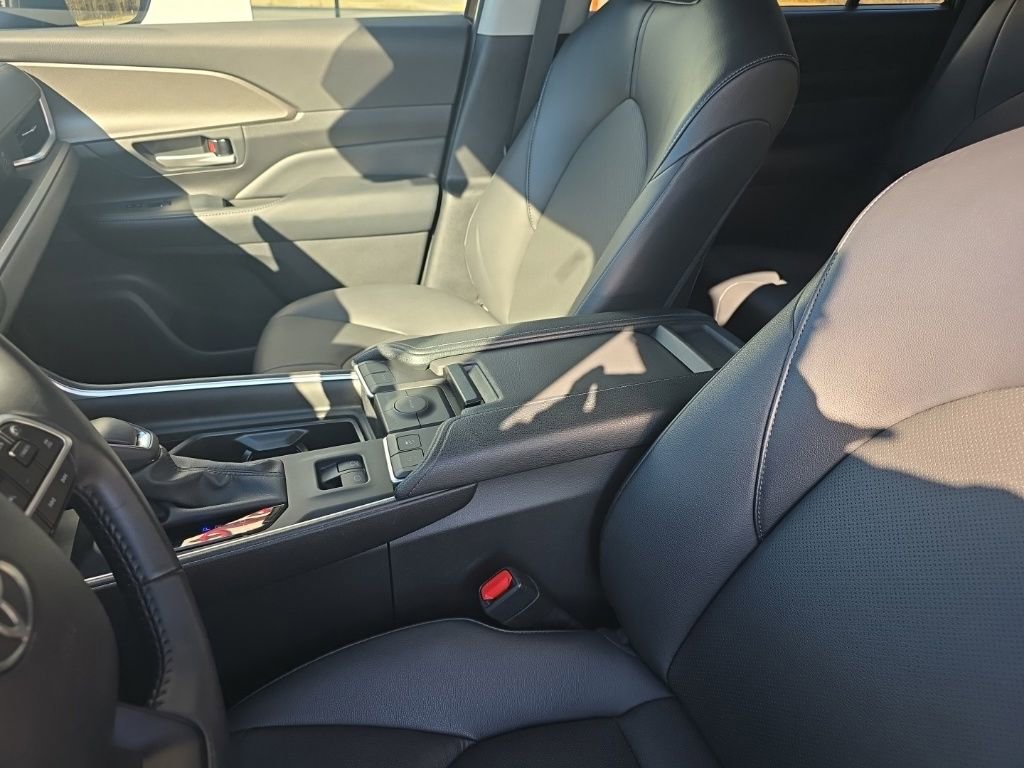 Used 2024 Toyota Grand Highlander XLE image 23